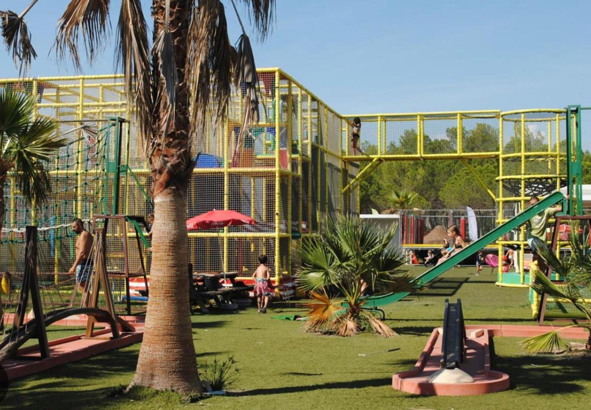 Camping Oasis Village Puget-sur Argens Exterior photo