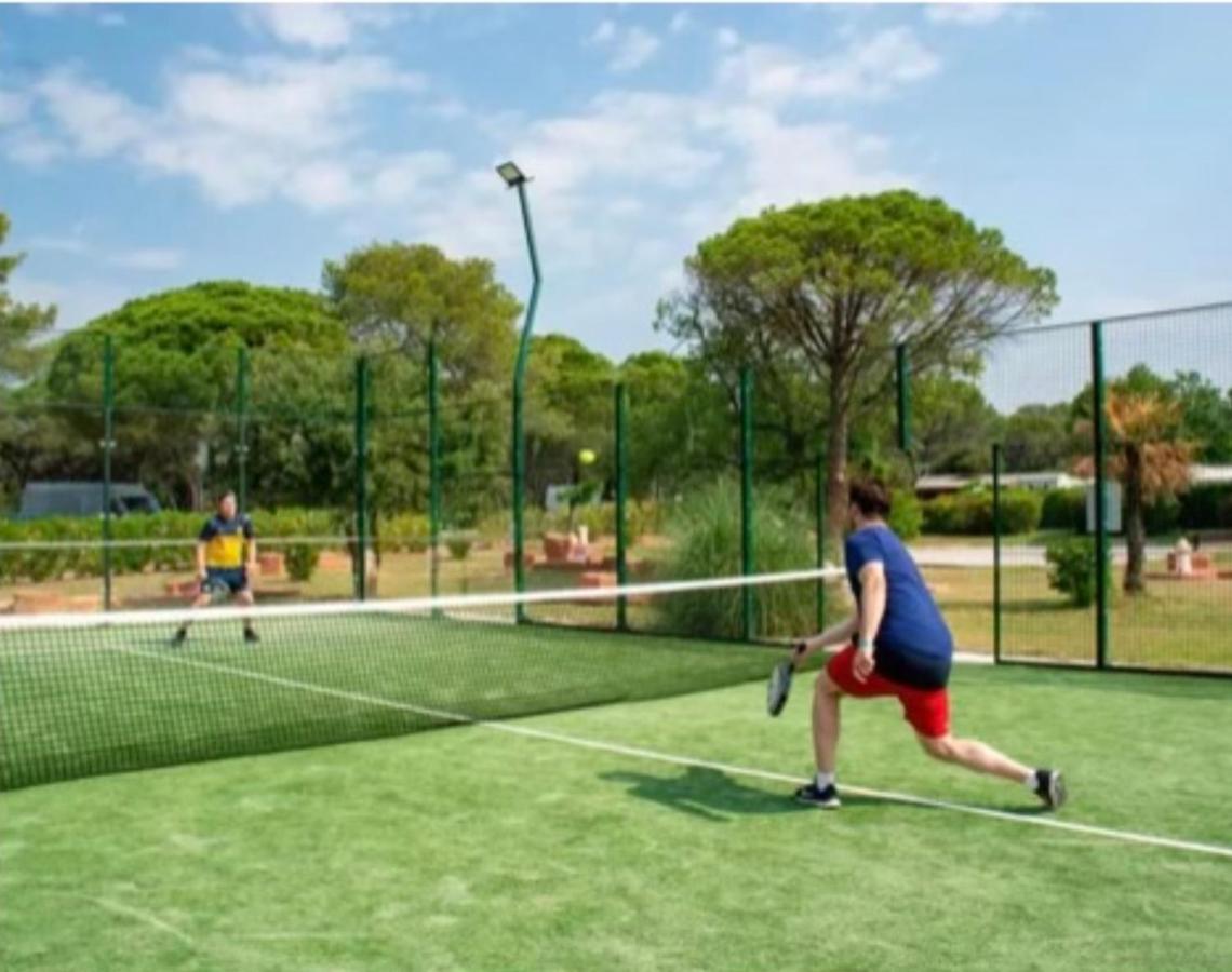 Camping Oasis Village Puget-sur Argens Exterior photo